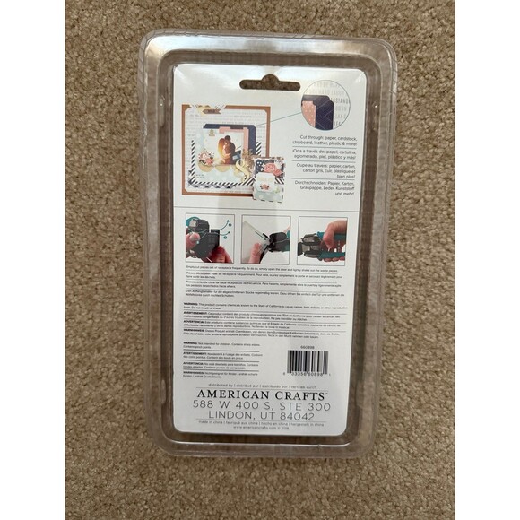 We R Memory Keepers Corner Chomp Scallop Cut NEW - Picture 2 of 8